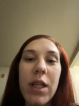 Snapshot of VeeBaybee chatting on 10.26.25 VeeBaybee online show from 10.26.25