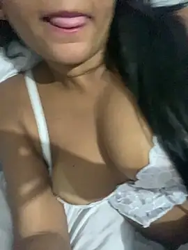Snapshot of Brunamorenago chatting on 05.27.26 Brunamorenago online show from 05.27.26
