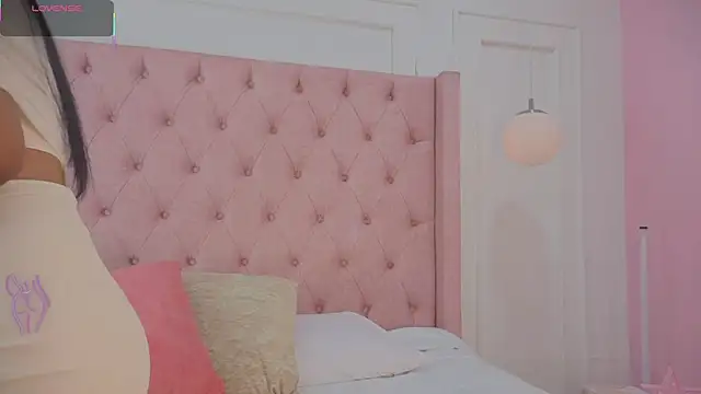 Julietaa Miller online show from 10.22.25