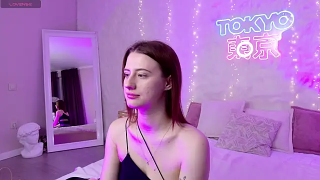 Snapshot of JessiJull chatting on 10.16.25 JessiJull online show from 10.16.25