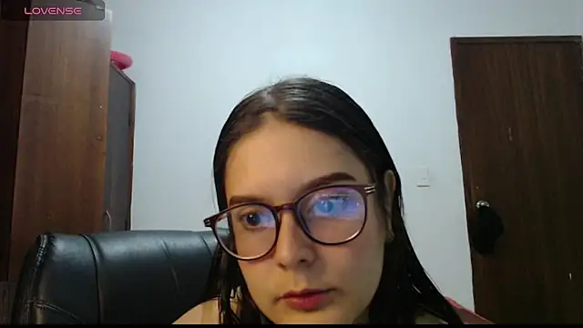 Snapshot of CarlaLorez chatting on 06.14.26 CarlaLorez online show from 06.14.26