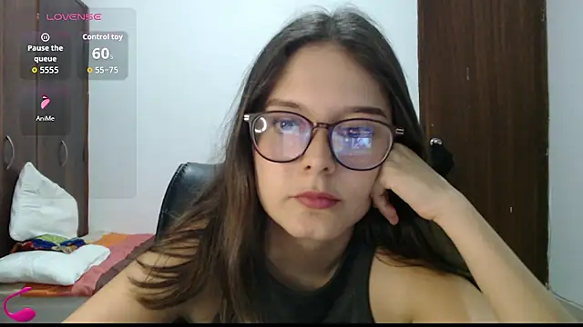 Snapshot of CarlaLorez chatting on 06.21.26 CarlaLorez online show from 06.21.26