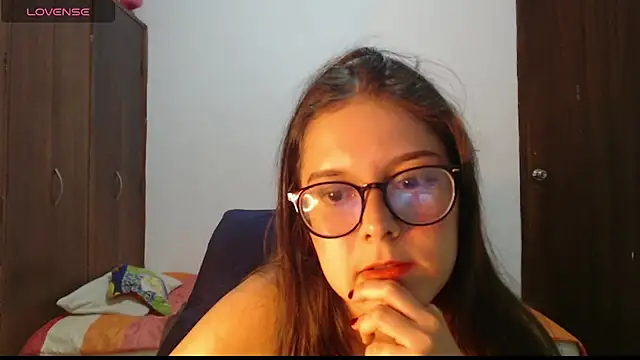Snapshot of CarlaLorez chatting on 07.14.26 CarlaLorez online show from 07.14.26