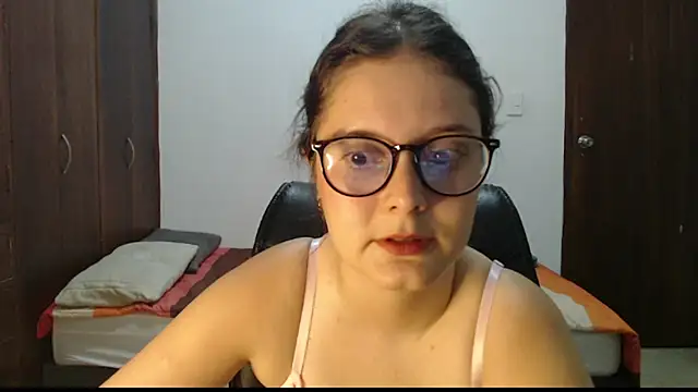 Snapshot of CarlaLorez chatting on 07.22.26 CarlaLorez online show from 07.22.26