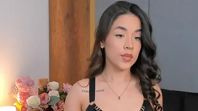 Snapshot of AryBlair chatting on 10.13.25 AryBlair online show from 10.13.25