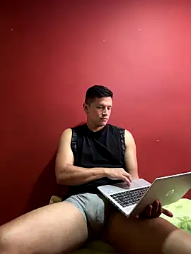 Snapshot of David_hot111 chatting on 10.21.25 David hot111 online show from 10.21.25