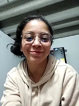 Snapshot of Eloisa_smith chatting on 11.05.25 Eloisa smith online show from 11.05.25