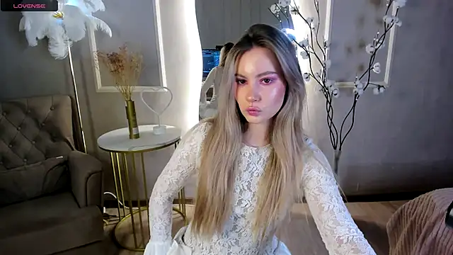  BellaClark online show from 12.03.25