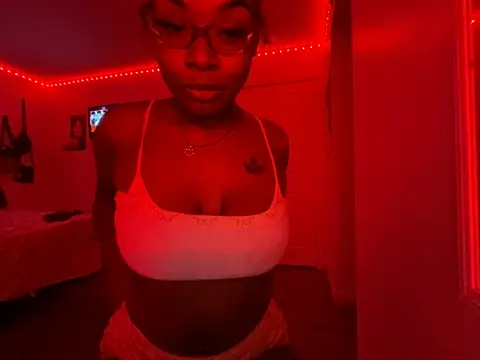 Snapshot of twerkaholic120 chatting on 10.15.25 twerkaholic120 online show from 10.15.25