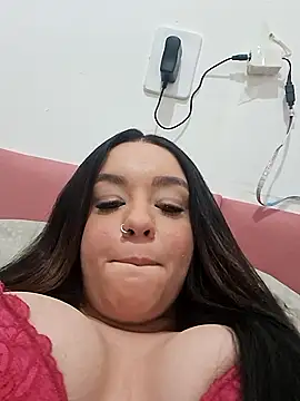 Snapshot of aninhaa01 chatting on 10.26.25 aninhaa01 online show from 10.26.25