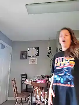 Cassaroll333 online show from 10.17.25