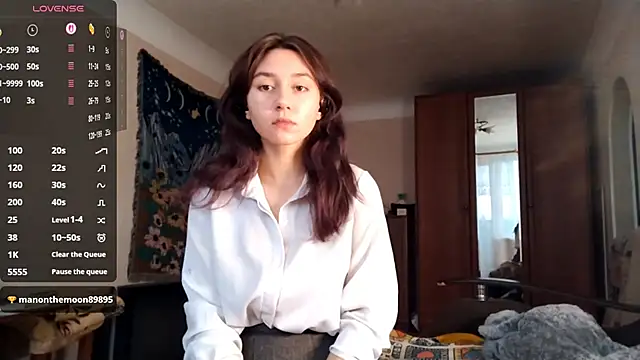 MiaLovelyOne online show from 11.15.25