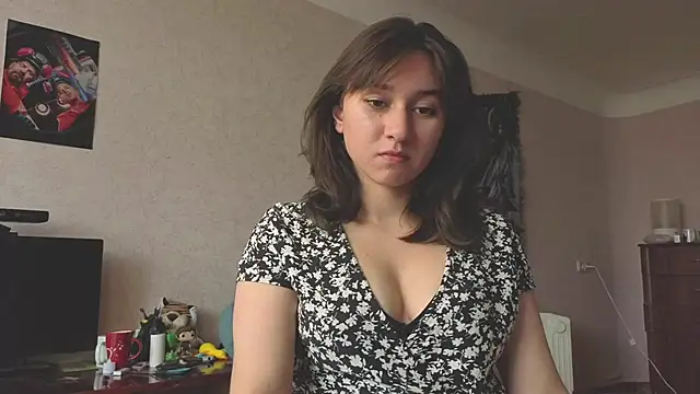 Snapshot of MiaLovelyOne chatting on 05.16.26 MiaLovelyOne online show from 05.16.26