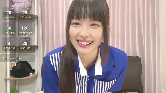 Snapshot of mai-chan_ chatting on 10.25.25 mai-chan  online show from 10.25.25