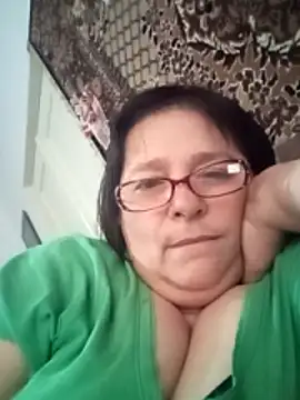 Snapshot of MilaCold5443 chatting on 02.15.26 MilaCold5443 online show from 02.15.26