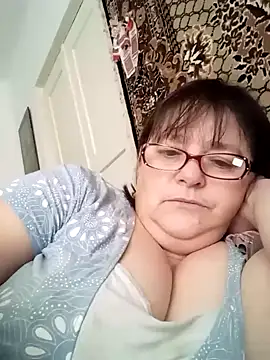 Snapshot of MilaCold5443 chatting on 02.28.26 MilaCold5443 online show from 02.28.26