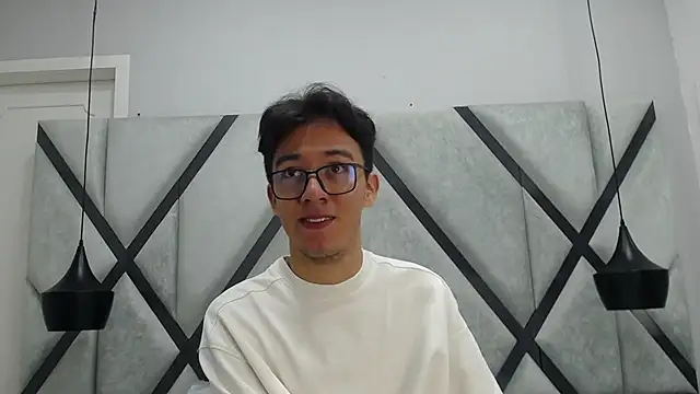 Snapshot of Austin_Reeds chatting on 10.18.25 Austin Reeds online show from 10.18.25