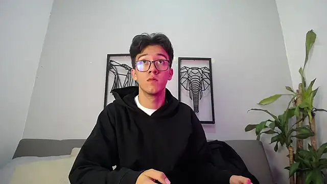 Snapshot of Austin_Reeds chatting on 10.22.25 Austin Reeds online show from 10.22.25