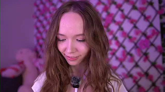 Petite Polly online show from 11.04.25