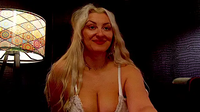 Snapshot of LeticiaReys chatting on 02.07.26 LeticiaReys online show from 02.07.26