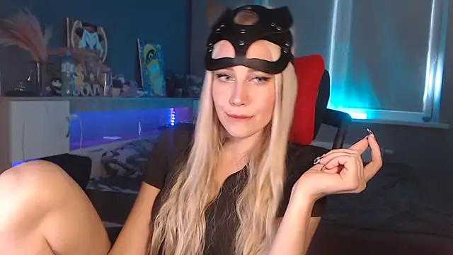 Lily Shell online show from 10.31.25