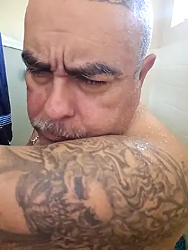 B1GLO online show from 11.14.25