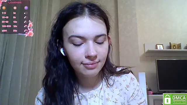 Snapshot of CeyaLier chatting on 06.21.26 CeyaLier online show from 06.21.26