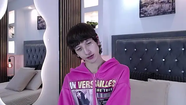 Emo Boy  online show from 04.15.26