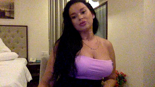 Snapshot of Fayronna chatting on 02.13.26 Fayronna online show from 02.13.26