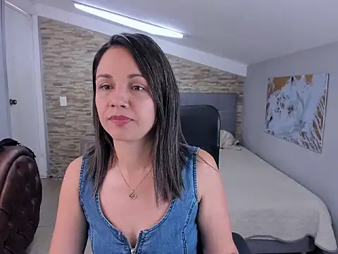 Snapshot of Tatis_Corredor chatting on 10.14.25 Tatis Corredor online show from 10.14.25