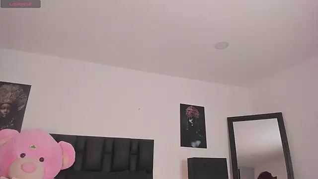 SaradaParker online show from 04.01.26