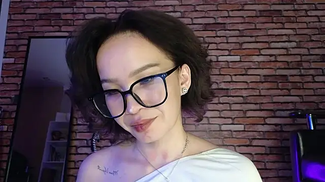 saya li1 online show from 10.21.25