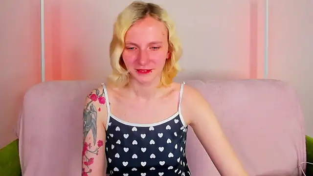 LikiLips online show from 05.15.26