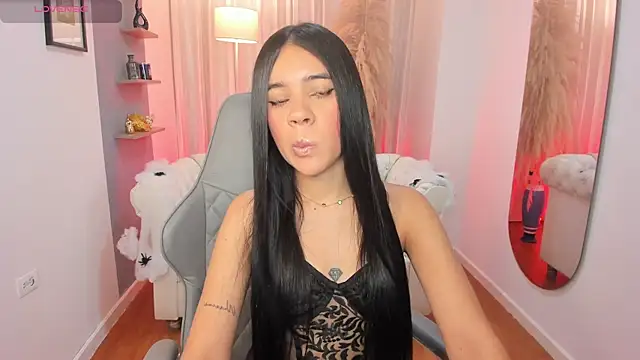 Snapshot of valery_lane chatting on 10.21.25 valery lane online show from 10.21.25