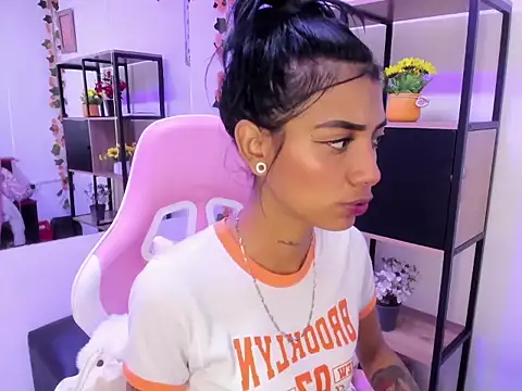 KarlaSlutSkinny   online show from 02.03.26