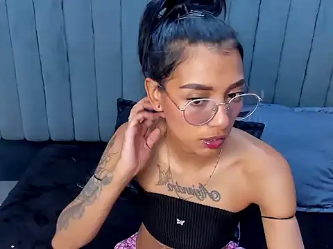 KarlaSlutSkinny   online show from 04.10.26