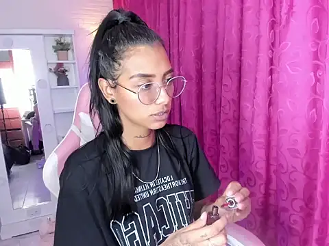 KarlaSlutSkinny   online show from 04.15.26