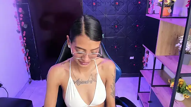 Snapshot of KarlaSlutSkinny__ chatting on 07.19.26 KarlaSlutSkinny online show from 07.19.26