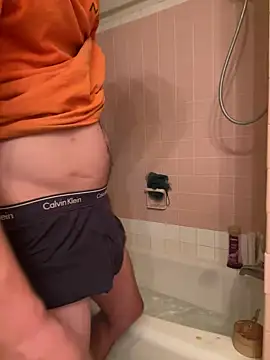 Snapshot of Dr3wg4oh2 chatting on 11.14.25 Dr3wg4oh2 online show from 11.14.25