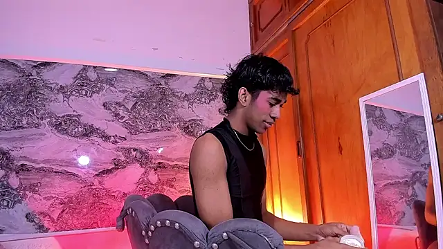 Ethan thouse online show from 12.20.25