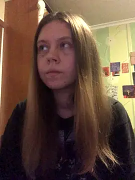 Snapshot of LunaVirelle chatting on 10.13.25 LunaVirelle online show from 10.13.25