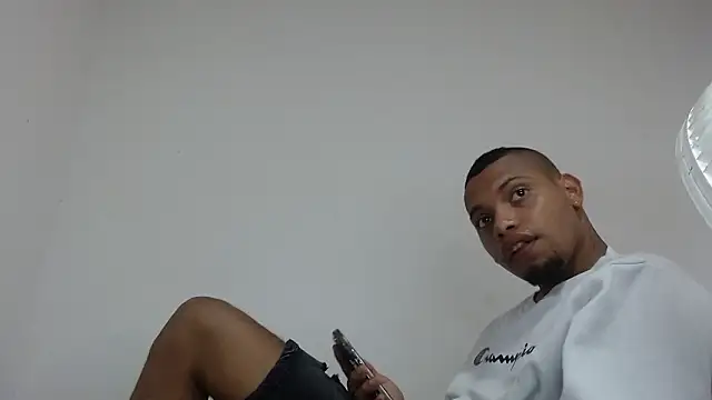 Snapshot of drako_monster chatting on 02.18.26 drako monster online show from 02.18.26