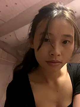 Snapshot of Han-han123 chatting on 10.21.25 Han-han123 online show from 10.21.25