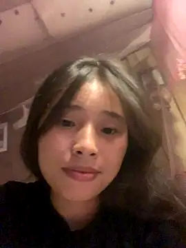 Snapshot of Han-han123 chatting on 10.27.25 Han-han123 online show from 10.27.25