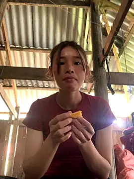 Snapshot of Han-han123 chatting on 10.29.25 Han-han123 online show from 10.29.25