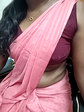 Snapshot of Tamilmallu-duskygirl03 chatting on 04.26.26 Tamilmallu-duskygirl03 online show from 04.26.26