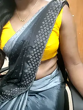 Snapshot of Tamilmallu-duskygirl03 chatting on 05.02.26 Tamilmallu-duskygirl03 online show from 05.02.26