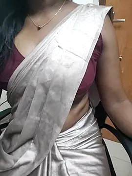 Snapshot of Tamilmallu-duskygirl03 chatting on 05.16.26 Tamilmallu-duskygirl03 online show from 05.16.26