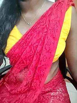 Snapshot of Tamilmallu-duskygirl03 chatting on 05.18.26 Tamilmallu-duskygirl03 online show from 05.18.26
