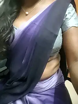 Snapshot of Tamilmallu-duskygirl03 chatting on 05.25.26 Tamilmallu-duskygirl03 online show from 05.25.26